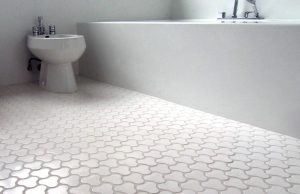 Cara Mengatasi Lantai Toilet Licin di Rumah